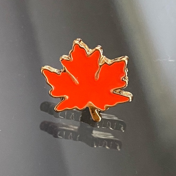 Fall Whimsy Autumn Leaf Charm For Silicone/Leather Watch Band - NEW - Picture 2 of 3